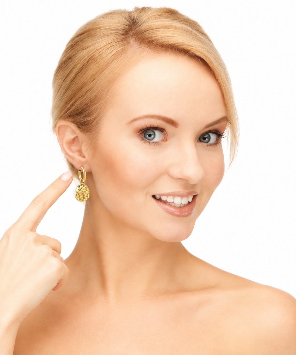 Hypoallergenic jewelry for women with sensitive skin